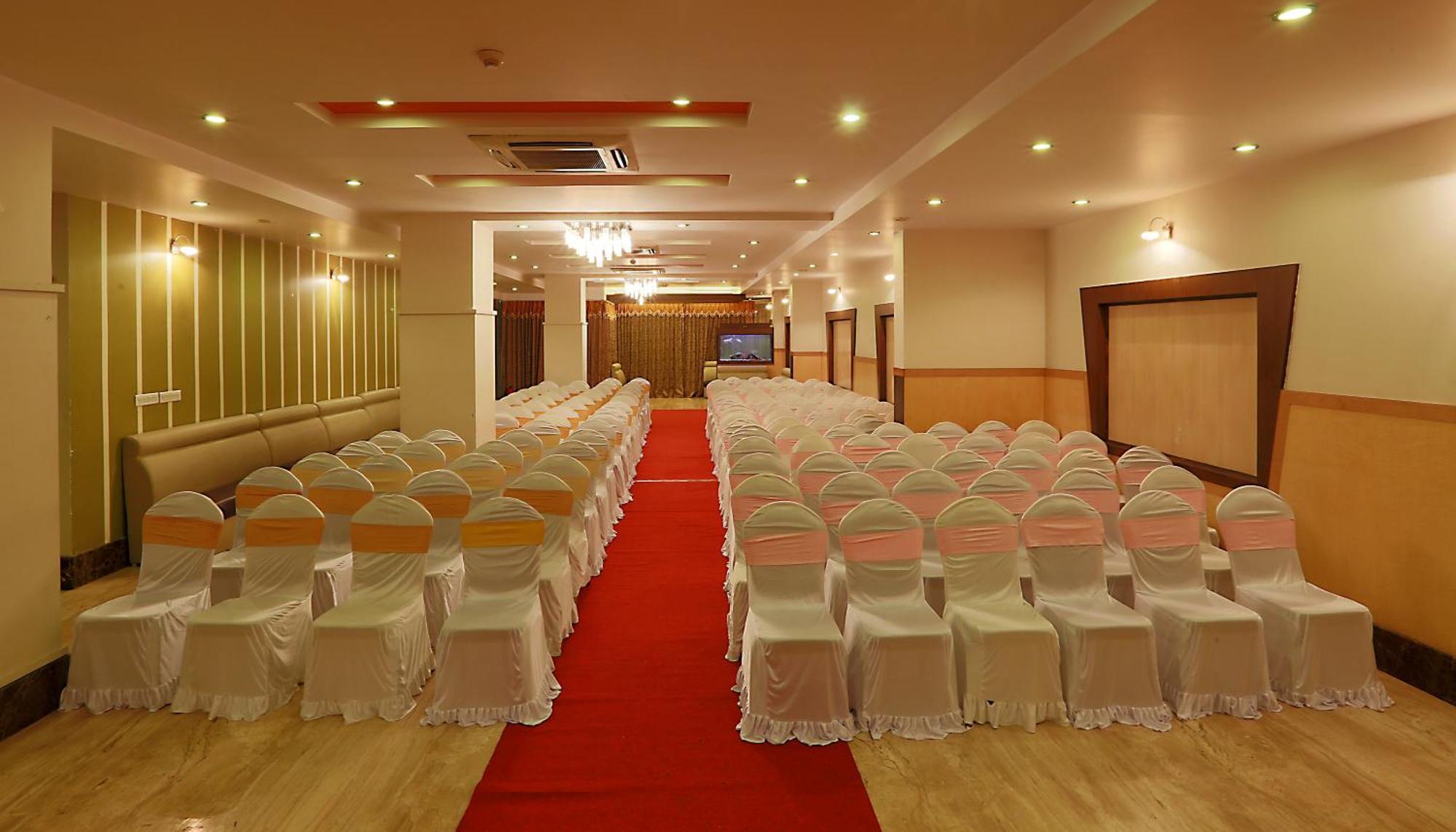 העיר בנגלור Hotel Abhimaani Vasathi, Rajajinagar מראה חיצוני תמונה