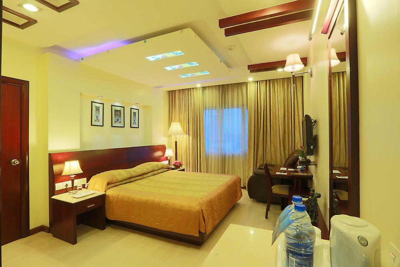 העיר בנגלור Hotel Abhimaani Vasathi, Rajajinagar מראה חיצוני תמונה